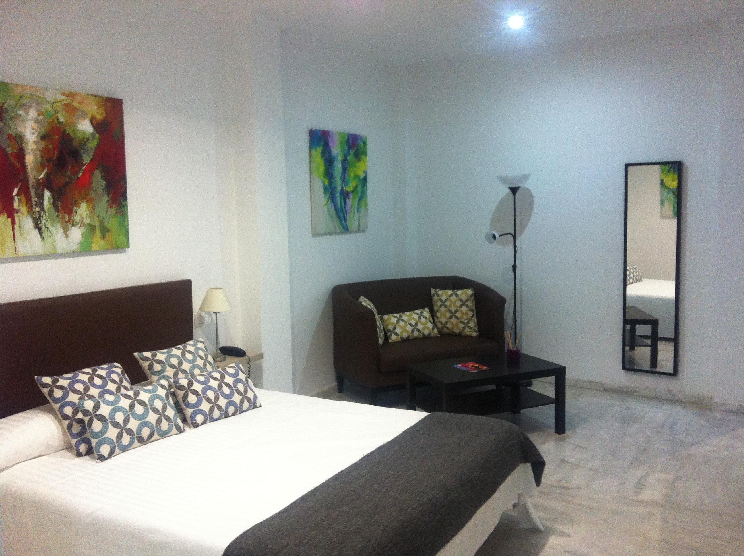 โรงแรมคูล เซบียา เซบีญา ภายนอก รูปภาพ